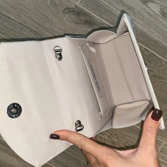 Steve Madden Pearl + Rhinestone Purse - Picture 2 of 2